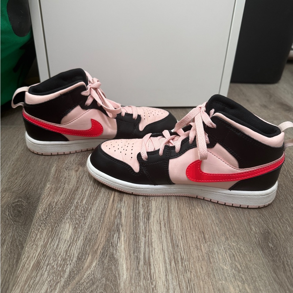 Air Jordan 1 mid black pink crimson kids 3Y